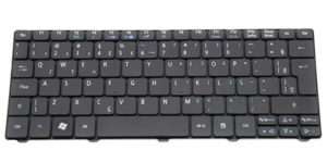 Teclado para notebook em fundo branco