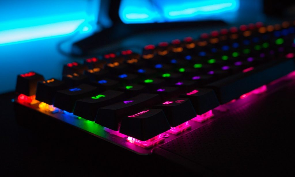 Teclado com entrada usb com backlight colorida