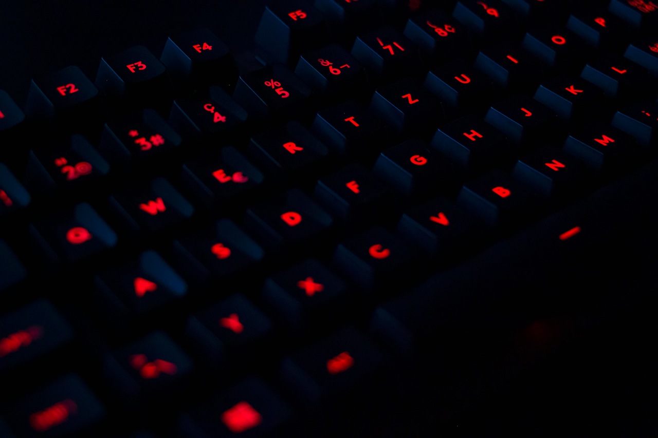 teclado gamer logitech vermelho