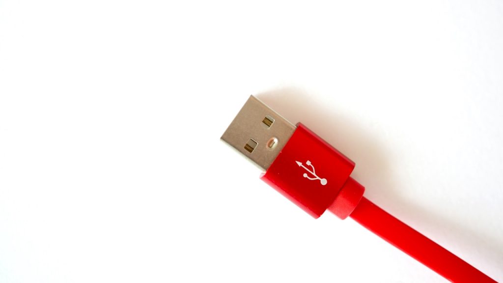 Cabo usb vermelho