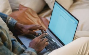 tela de notebook para atividades básicas