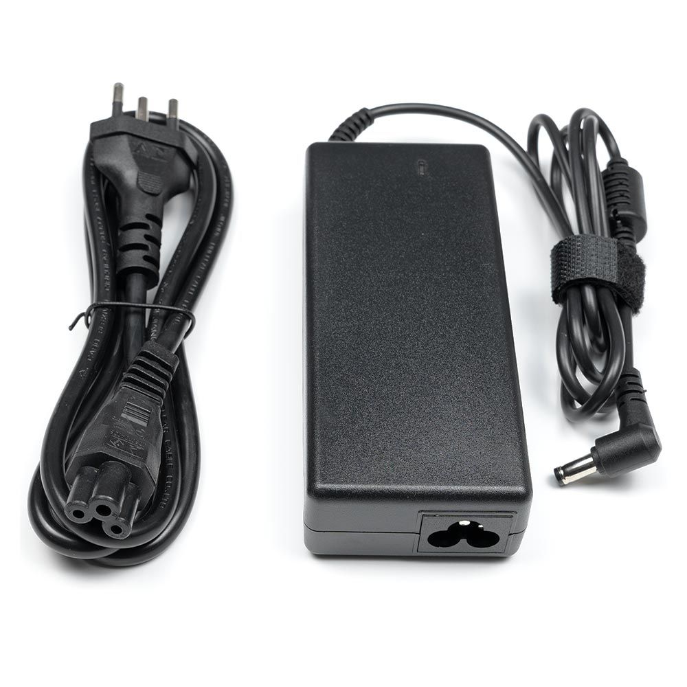 Fonte Carregador para Notebook Toshiba Satellite P755 19V 4.74A 90W 5.5mm x 2.5mm
