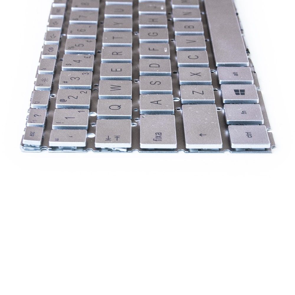 Teclado para Notebook Hp Part Number TPN-Q246, ABNT2 Prata, possui teclas confortáveis e 12 meses de garantia.